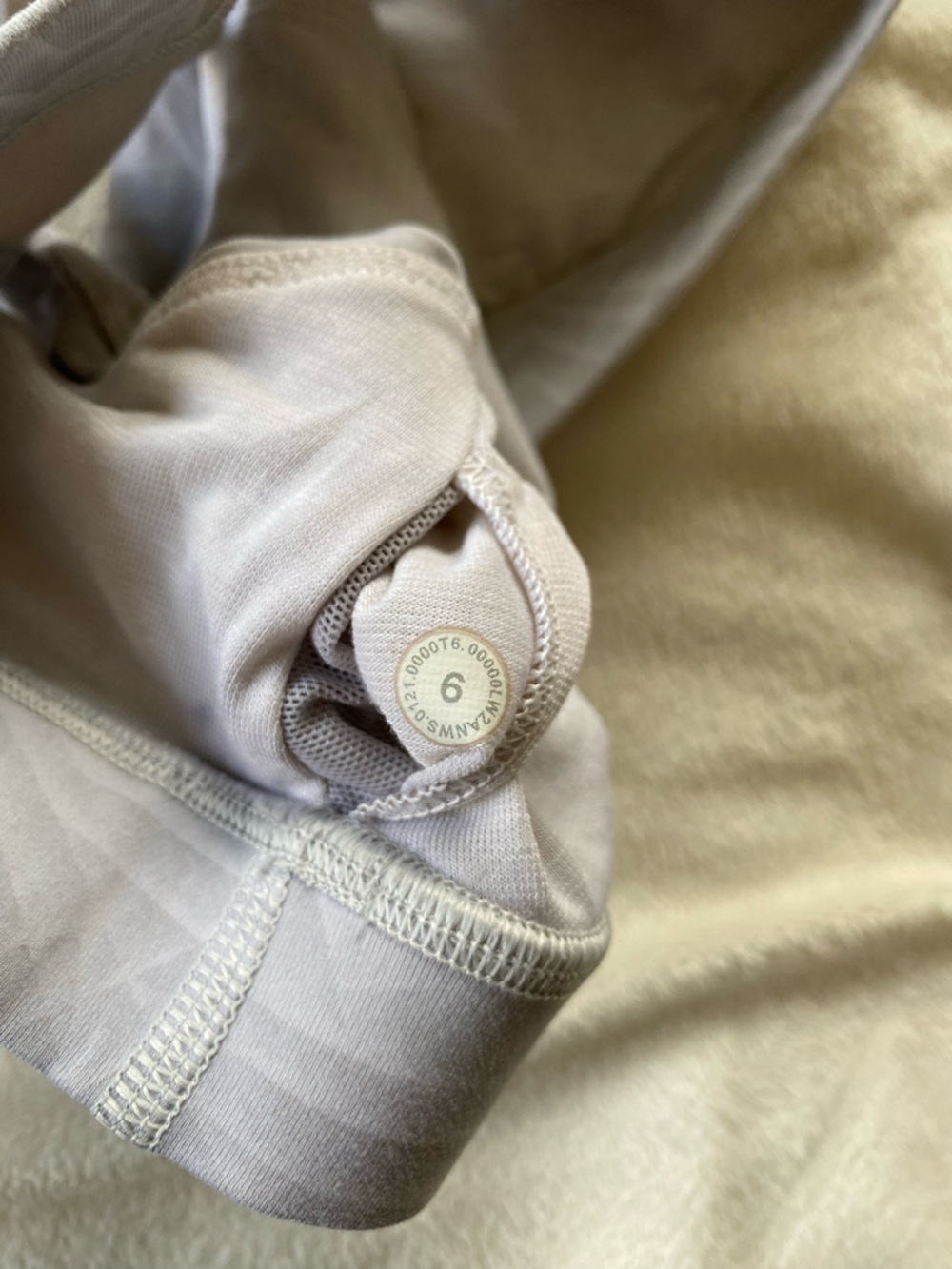 Lululemon Energy Sports Bra - Picture 6 of 6